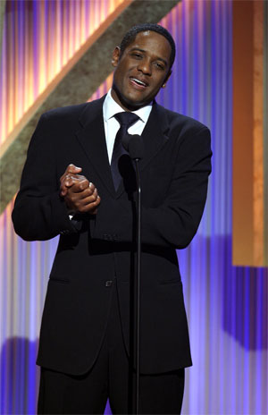 Illustration for article titled BET Honors 2008: Chapeaus And Sparkles A-Plenty